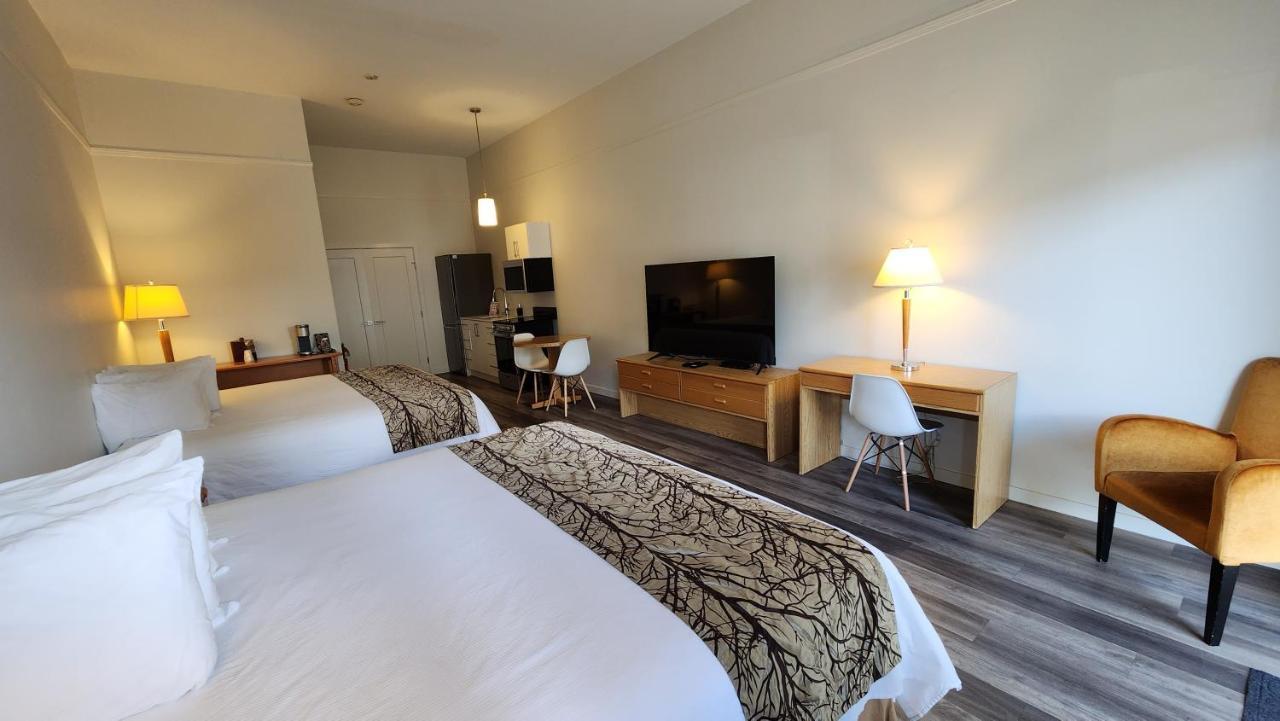The Cedars Inn Hotel & Convention Centre Ґібсонс Екстер'єр фото