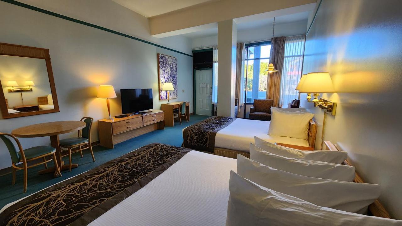 The Cedars Inn Hotel & Convention Centre Ґібсонс Екстер'єр фото