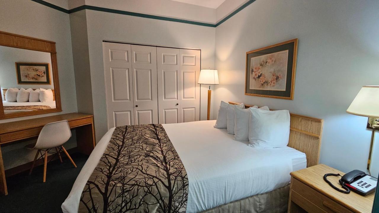 The Cedars Inn Hotel & Convention Centre Ґібсонс Екстер'єр фото
