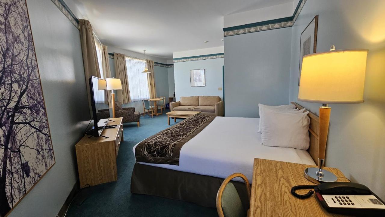 The Cedars Inn Hotel & Convention Centre Ґібсонс Екстер'єр фото