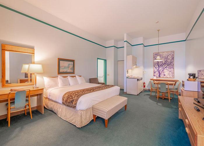 The Cedars Inn Hotel & Convention Centre Ґібсонс Екстер'єр фото