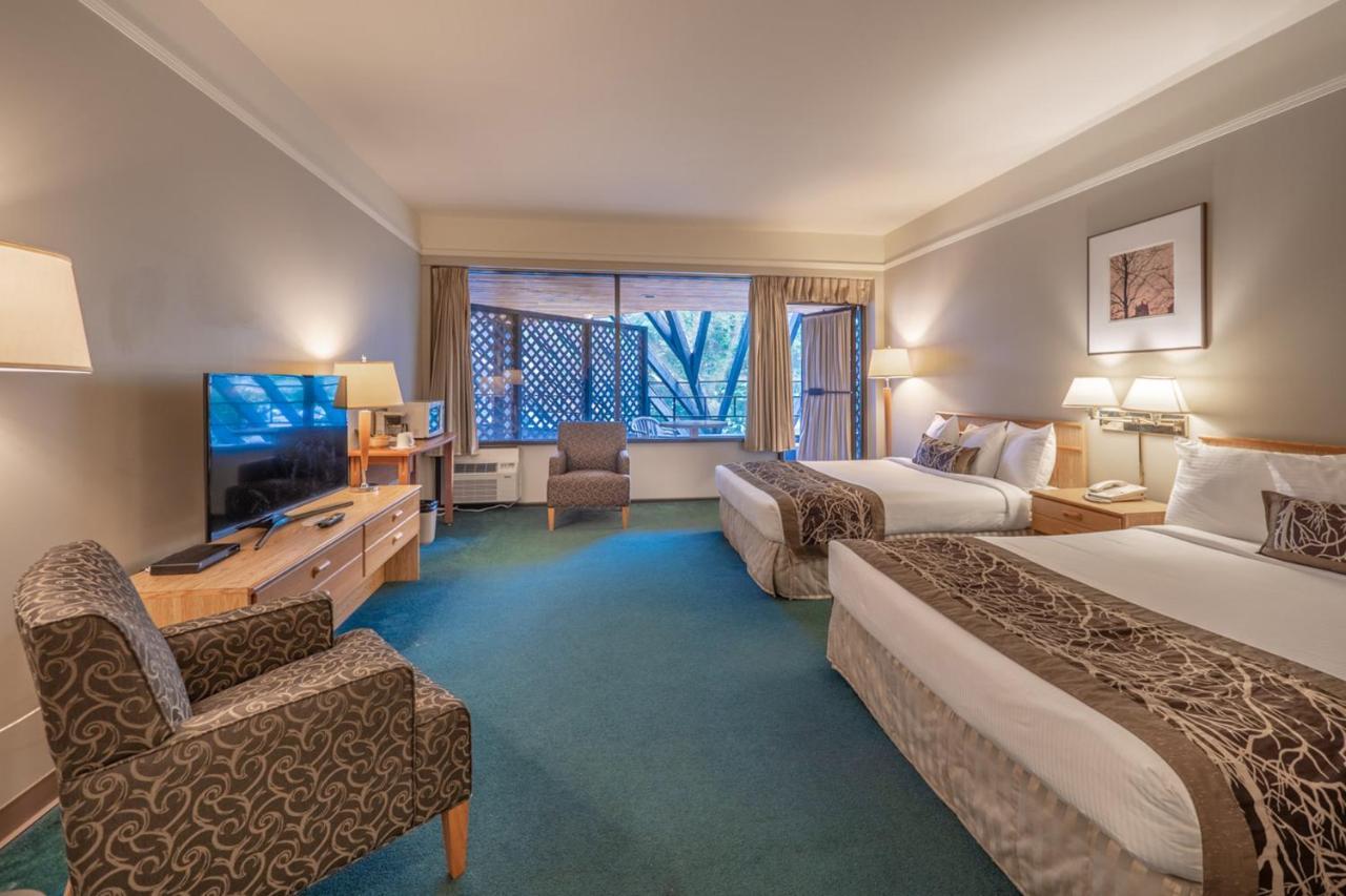 The Cedars Inn Hotel & Convention Centre Ґібсонс Екстер'єр фото