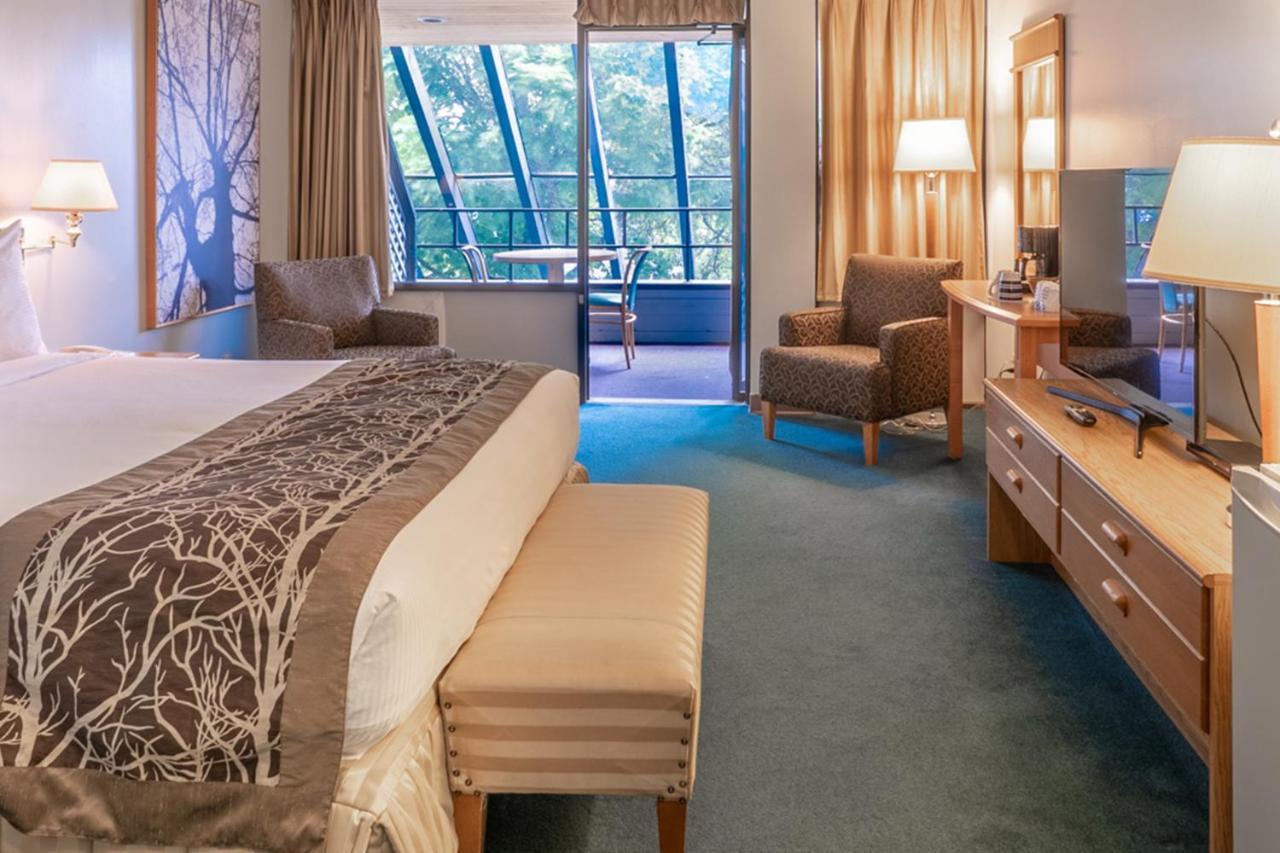 The Cedars Inn Hotel & Convention Centre Ґібсонс Екстер'єр фото